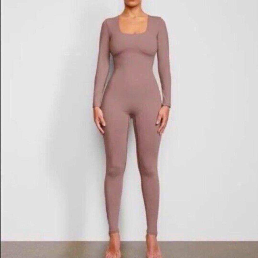 *NWT* SKIMS Longsleeve Full Body Jumpsuit